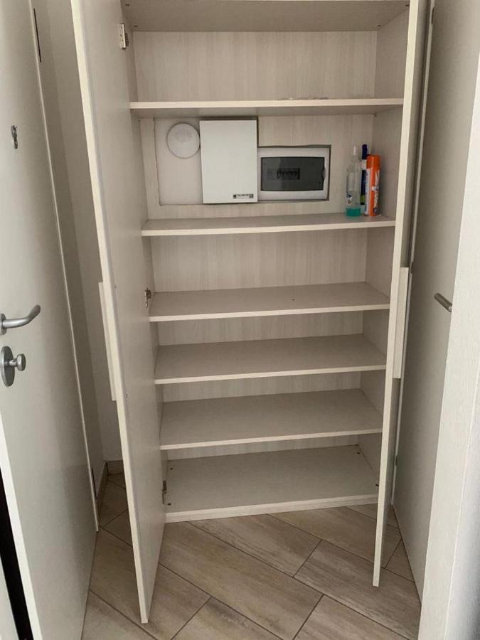 Caf Immobiliare Hotel Modena Bagian luar foto