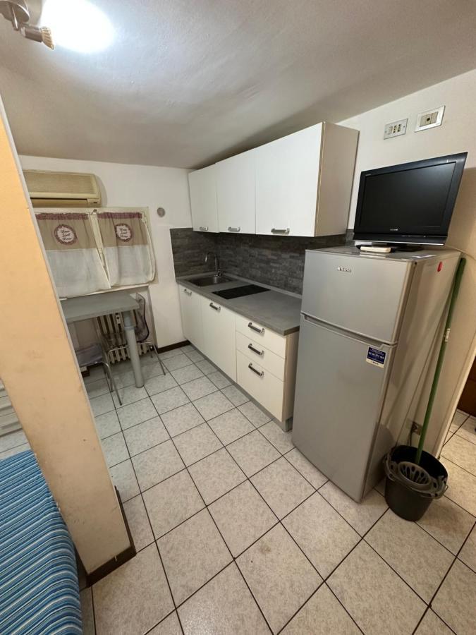 Caf Immobiliare Hotel Modena Bagian luar foto
